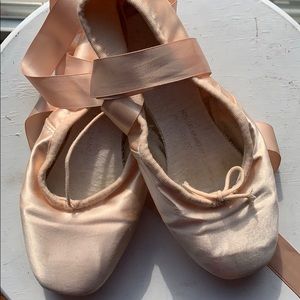 Bloch Demi pointe shoe